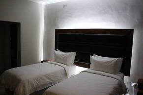 A Pristine B B Located in Belvedere Harare - 2008