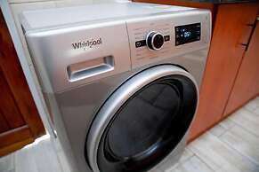 Chic Modern House on Neasden - 2085