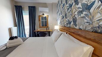 Motley Elegant Apartment by Estia