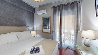 Motley Elegant Apartment by Estia