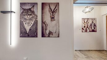 Motley Elegant Apartment by Estia