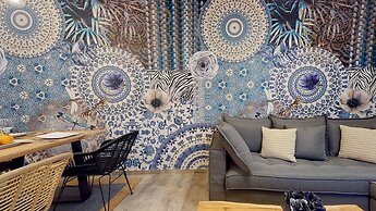 Motley Elegant Apartment by Estia