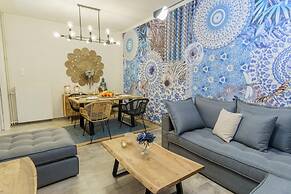 Motley Elegant Apartment by Estia