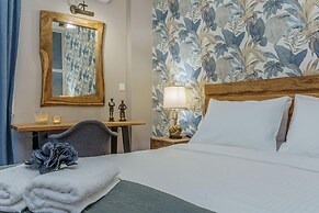 Motley Elegant Apartment by Estia