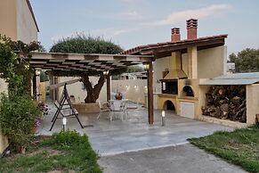 Garden House by Estia