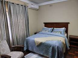 Modern House With Pool in Mount Pleasant - 2063