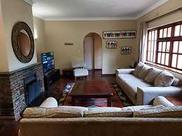 Modern House With Pool in Mount Pleasant - 2063