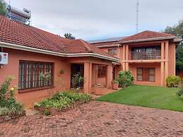 Modern House With Pool in Mount Pleasant - 2063