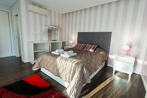 Aqua Villa by Acasadascasas