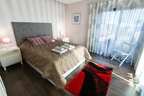 Aqua Villa by Acasadascasas