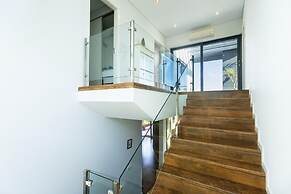 Aqua Villa by Acasadascasas