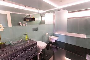 Aqua Villa by Acasadascasas