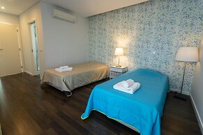 Aqua Villa by Acasadascasas