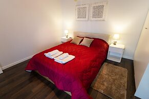 Aqua Villa by Acasadascasas