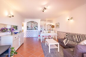 Sofia Beach Apartment by Acasadascasas