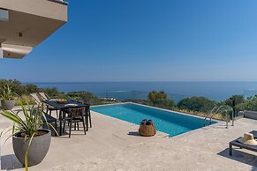 Villa Onyx - With Private Heated Pool