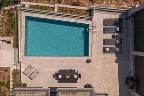 Villa Onyx - With Private Heated Pool