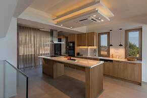 Villa Onyx - With Private Heated Pool