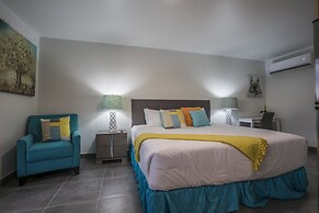 Turibana Plaza Suite 8