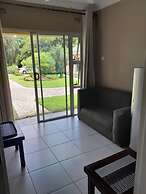 Executive Apartment With 2 Beds Air-con and Kitchenette - 2073