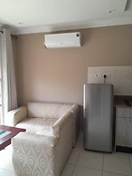 Executive Apartment With 2 Beds Air-con and Kitchenette - 2073
