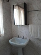 Executive Apartment With 2 Beds Air-con and Kitchenette - 2073