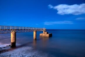 Madalena Sunset by Homie