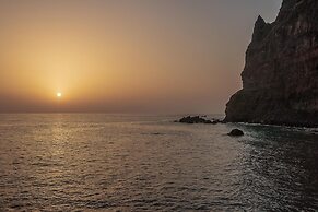 Madalena Sunset by Homie