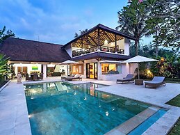 Villa Candi Kecil Empat