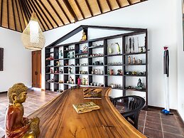 Villa Candi Kecil Empat