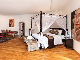 Villa Candi Kecil Empat