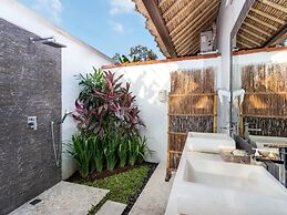 Villa Candi Kecil Empat