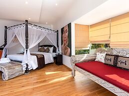 Villa Candi Kecil Empat