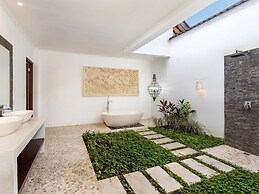 Villa Candi Kecil Empat