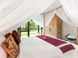 Villa Candi Kecil Empat