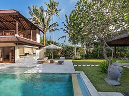 Villa Candi Kecil Empat