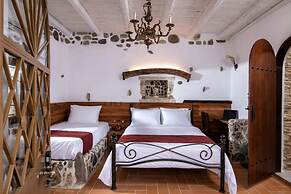 Giannios Traditional Superior Suite by Estia