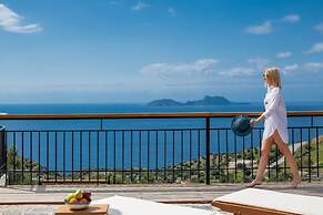 Giannios Traditional Superior Suite by Estia