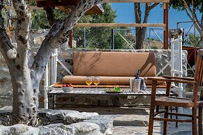 Giannios Traditional Superior Suite by Estia