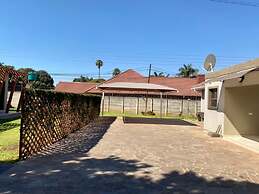 Luxurious 3 bed House Modern Open Plan- Borehole - 2046