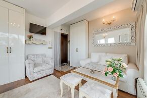 Luxury and Sunny Studio With a View in TOP Centre