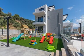 Luxurious Villa Micha Mare - 14 Bedrooms