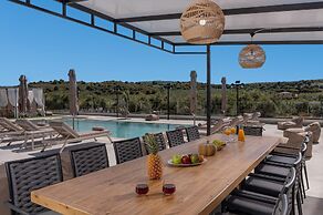 Luxurious Villa Micha Mare - 14 Bedrooms