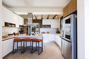 Villa Rizes Luxury in Maroulas