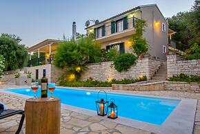 Maritina Villa - 2 BR House Surrounded by Olive Groves