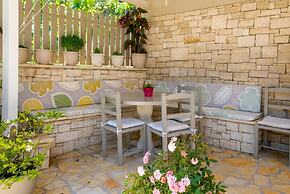 Maritina Villa - 2 BR House Surrounded by Olive Groves