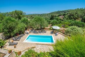 Maritina Villa - 2 BR House Surrounded by Olive Groves