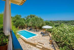Maritina Villa - 2 BR House Surrounded by Olive Groves