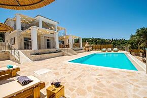Vasiliki Villa - Charming 4 BR Villa With Pool and sea Views