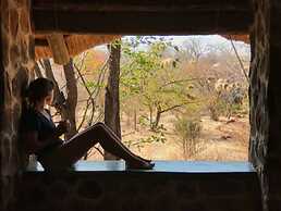 Bungalow 2 on This World Renowned Eco Site 40 Minutes From Vic Falls F